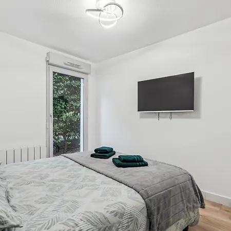 Comfort And Tranquility Near Lyon And Groupama Stadium, 4 Personnes Meyzieu Extérieur photo