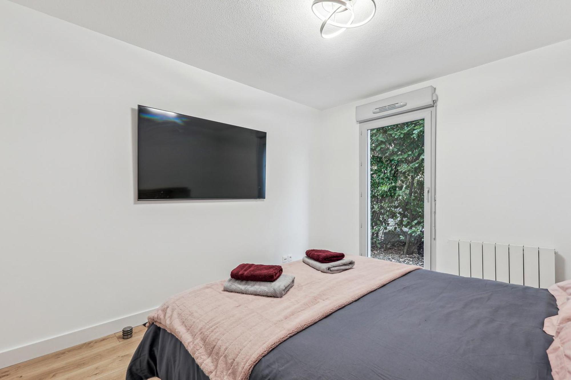 Comfort And Tranquility Near Lyon And Groupama Stadium, 4 Personnes