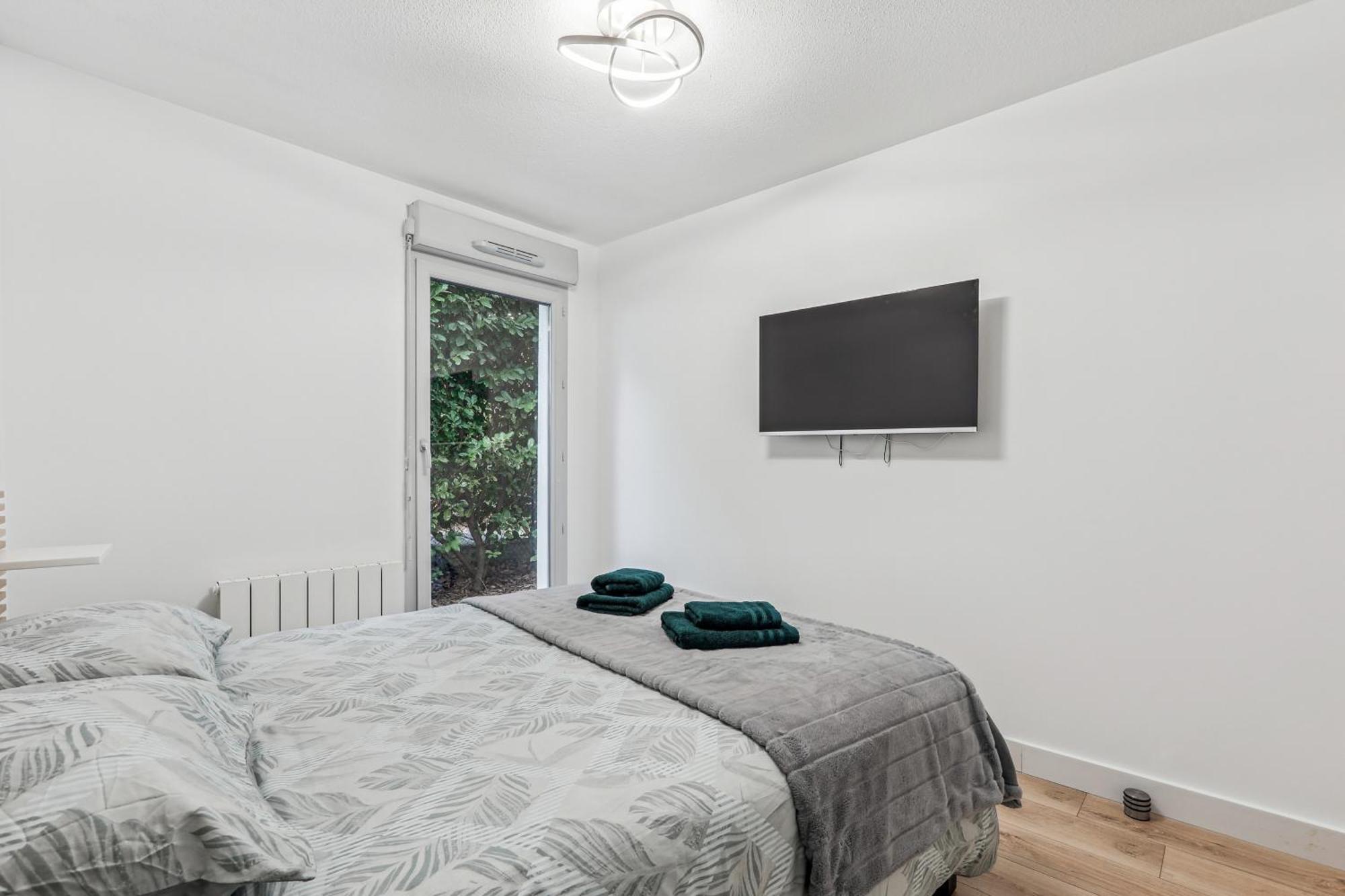 Comfort And Tranquility Near Lyon And Groupama Stadium, 4 Personnes Appartement Meyzieu