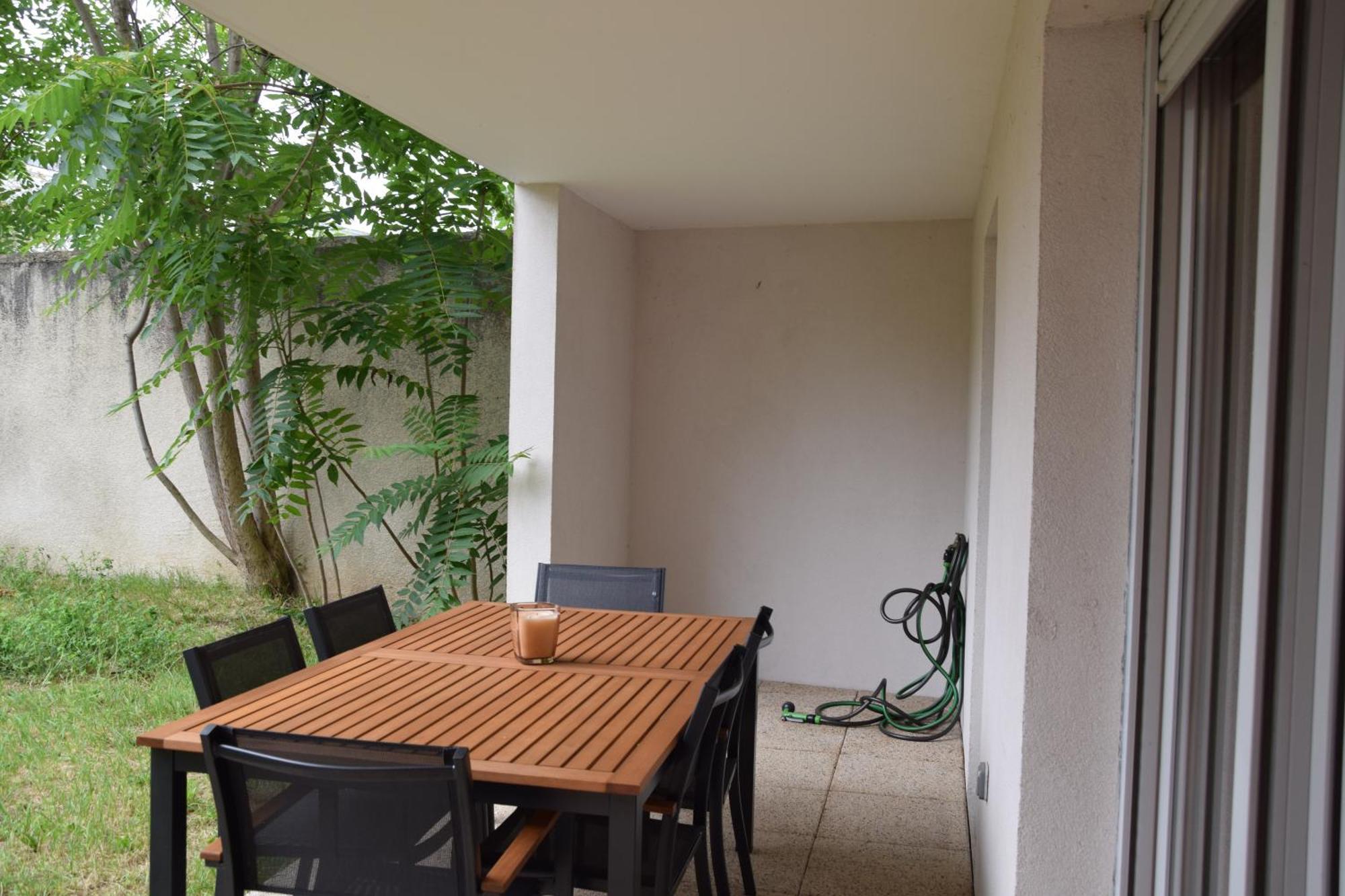 Comfort And Tranquility Near Lyon And Groupama Stadium, 4 Personnes Appartement
